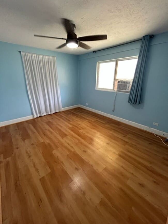 Building Photo - Available on 12/16/25, spacious 1570 sq ft, 3 Bedrooms, 2 Baths, 2 Car Garage Single-Family Home ...