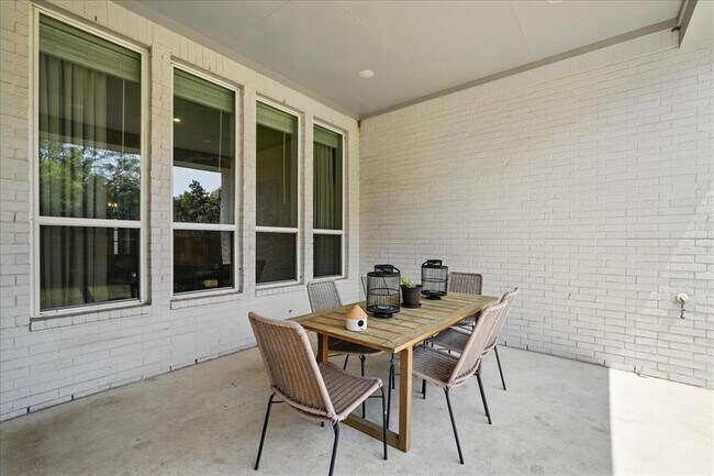 Building Photo - 120 Shady Spg Trl