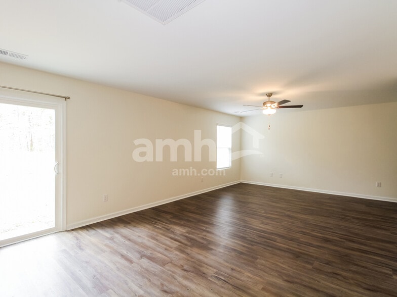 Building Photo - 1393 John Swann St