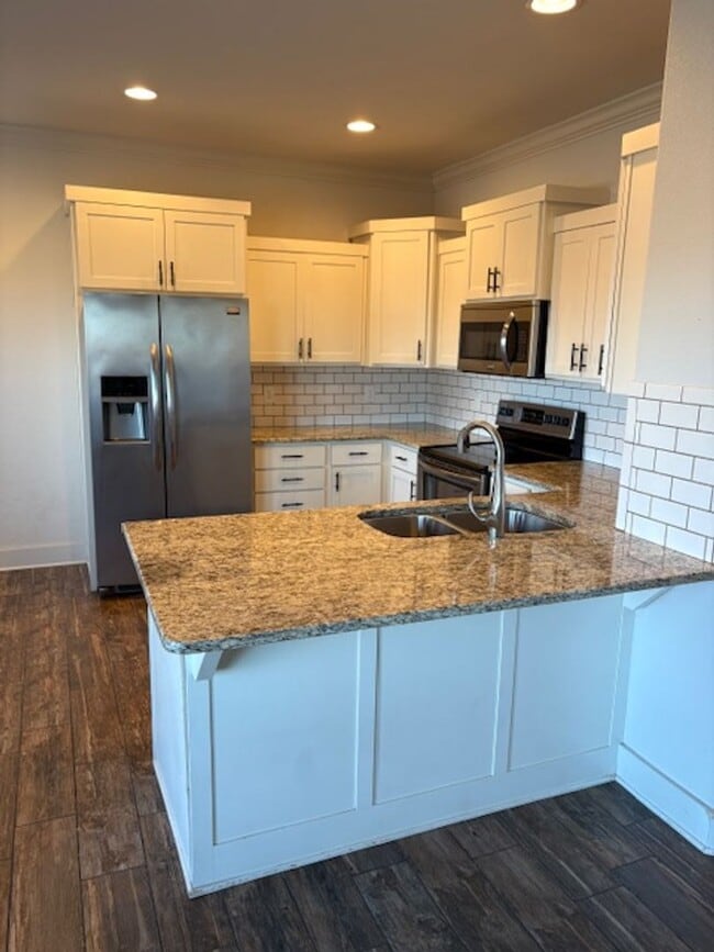 Building Photo - BEAUTIFUL HOME IN GREAT LOCATION!