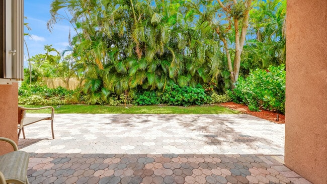 Building Photo - 13255 Royale Sabal Ct