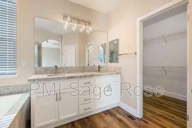 Building Photo - 4276 Talladega Dr