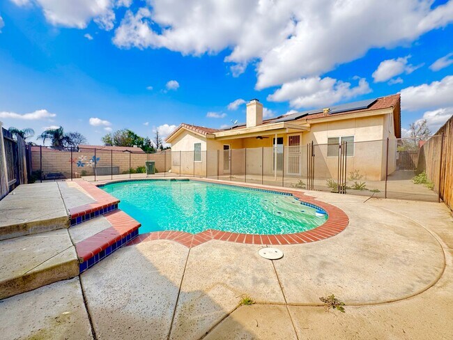 Building Photo - STAY COOL AND SAVE — ENJOY SOLAR-POWERED SAVINGS COMPARED TO STANDARD PG&E RATES