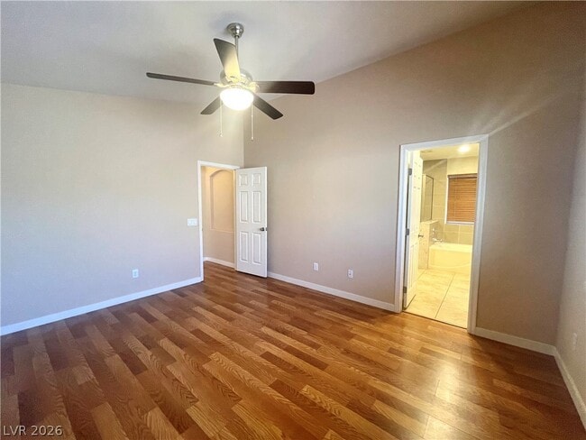 Building Photo - 994 Trackers Glen Ave
