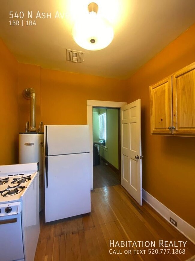 Building Photo - 540 N Ash Ave