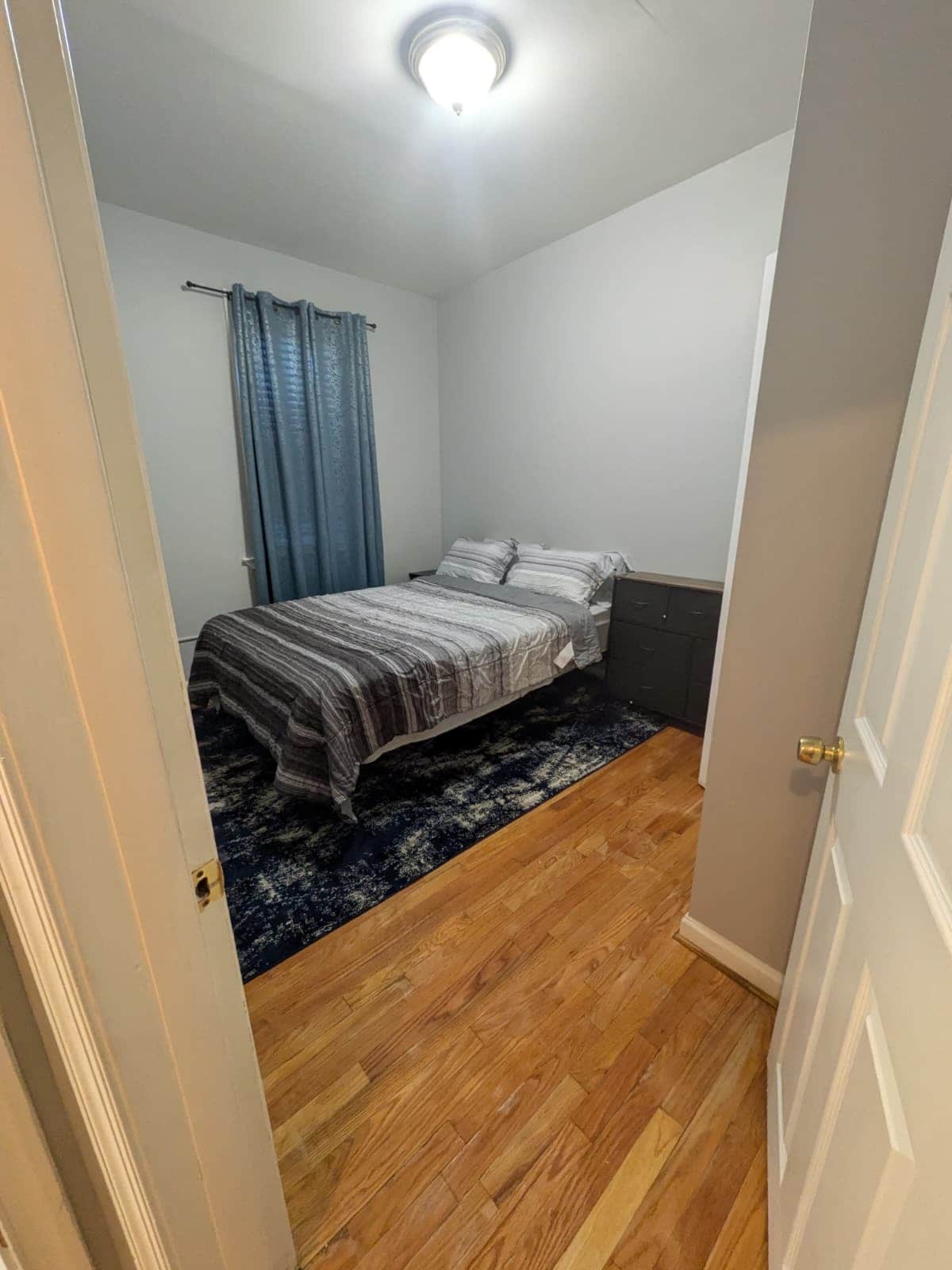 Building Photo - 3002 Kenyon Ave