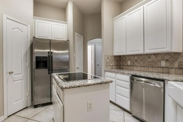 Building Photo - 883 San Jacinto Dr