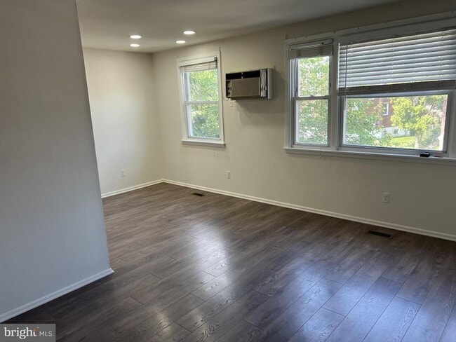 Building Photo - 213 Alnus St