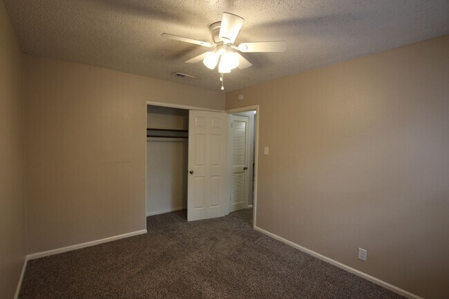 Building Photo - Delmar Dr. 2514/2516