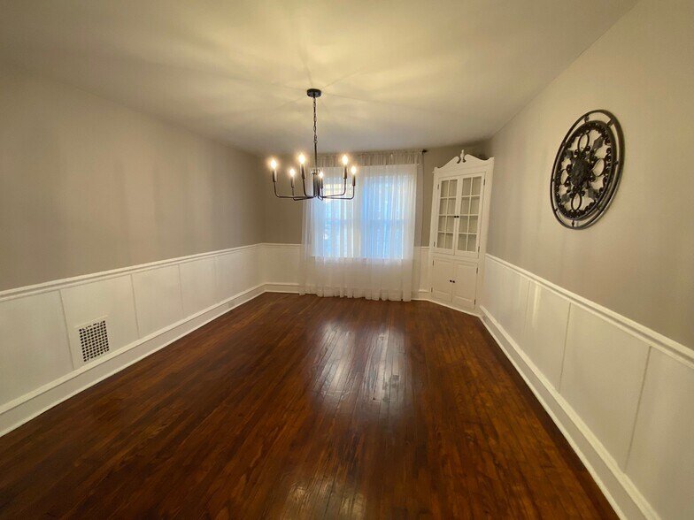 Building Photo - 50 Lupton Ave