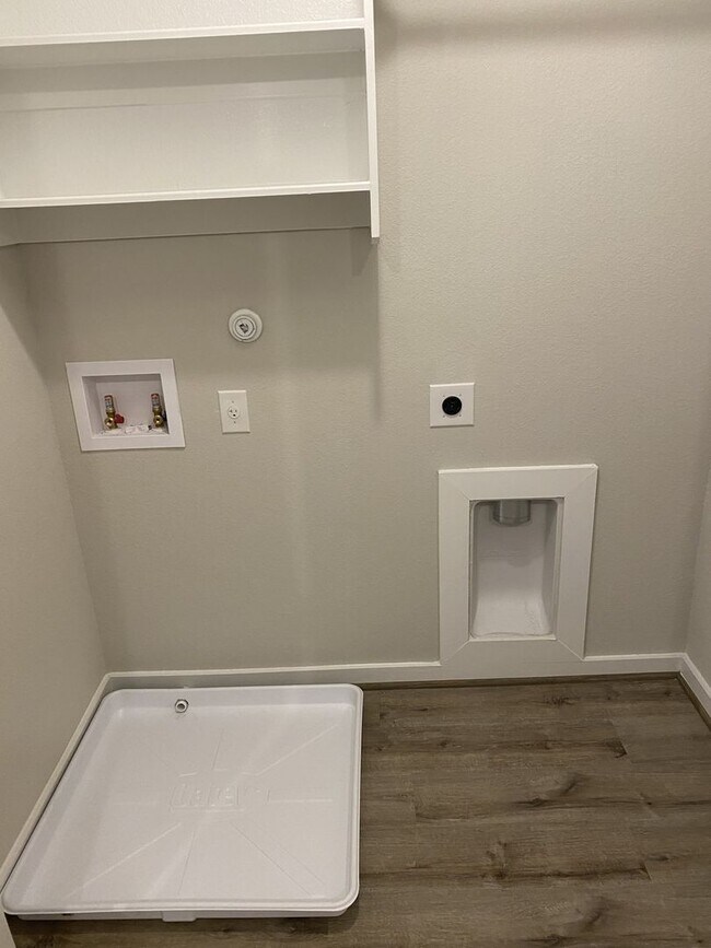 Building Photo - Lock-&-Leave Living in Pflugerville! 3BR T...