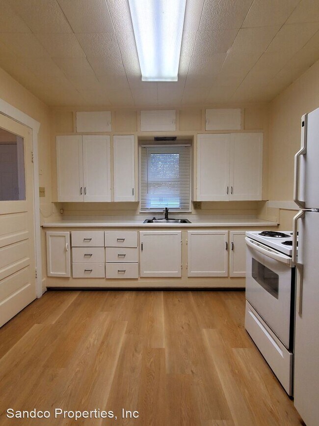 Building Photo - 3 br, 1 bath House - 6437 S Puget Sound Ave
