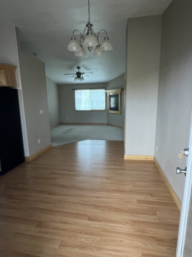 Building Photo - 718 Sonoma Dr