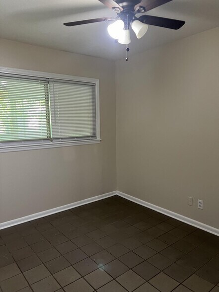 Building Photo - 13915 Petwood Blvd
