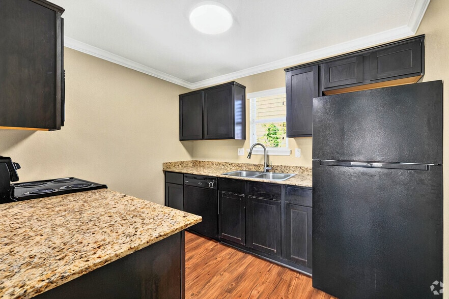 Primary Photo - The Grove at 43rd