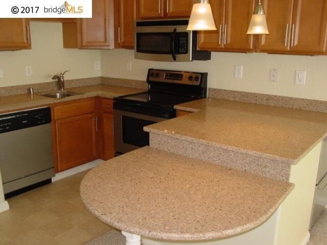 Building Photo - Lovely upgraded studio condo with resort-like amenities at desirable Watergate by the bay!