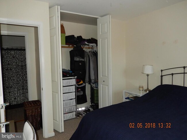 Building Photo - 6054 Old Landing Way