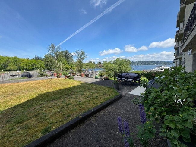 Building Photo - 9030 Seward Park Ave S