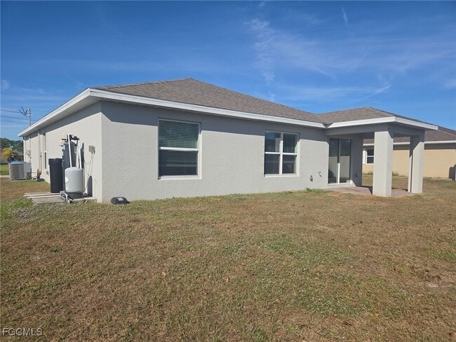 Building Photo - 3515 NE 12th Pl