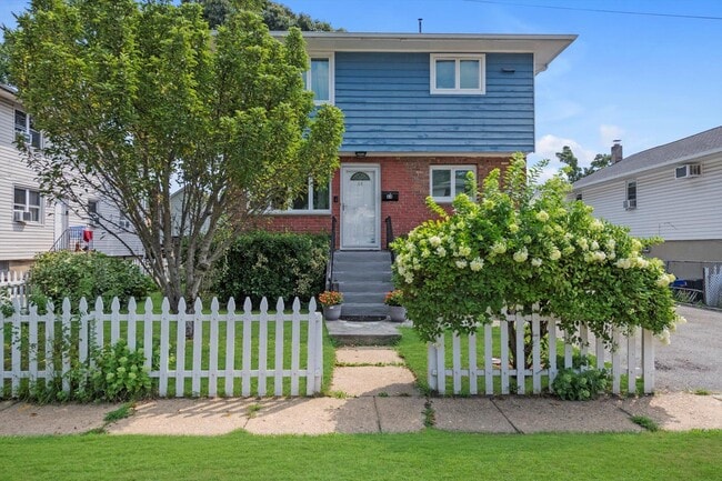 Primary Photo - 84 Hickory Rd