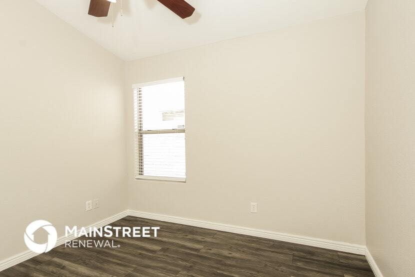 Building Photo - 3224 S 92nd Dr