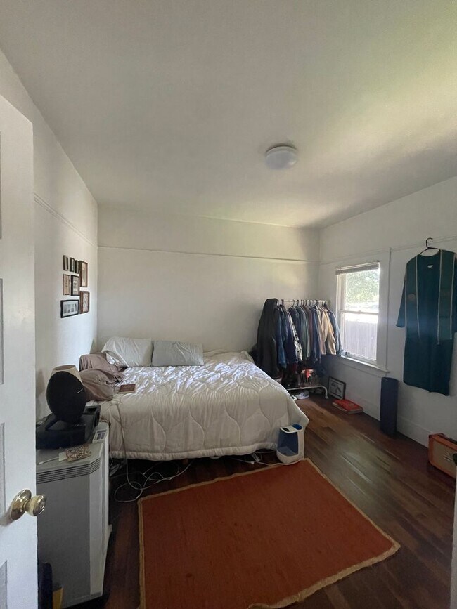 Building Photo - 292 Higuera St