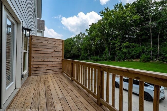 Building Photo - 1510 N Gregg Ave