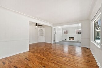 Building Photo - Charming Lake Loveland Ranch - Cozy Comfor...