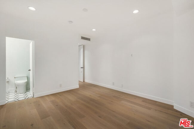 Building Photo - 515 Ocean Ave