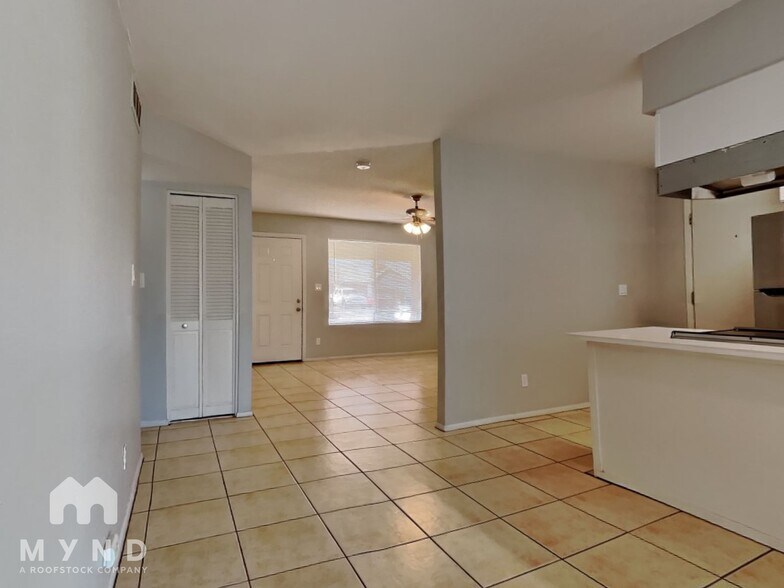 Building Photo - 7562 W Turney Ave