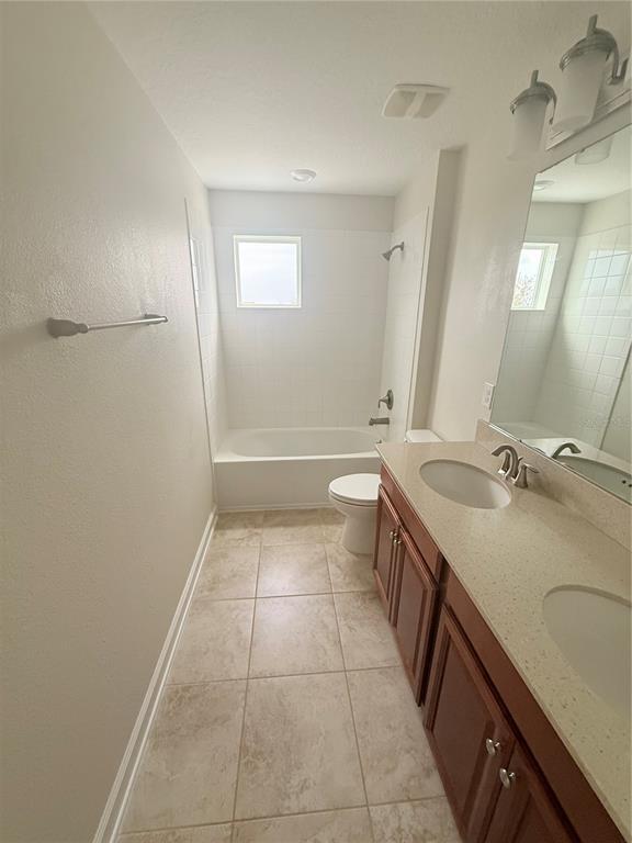 Building Photo - 7512 Summerlake Groves St