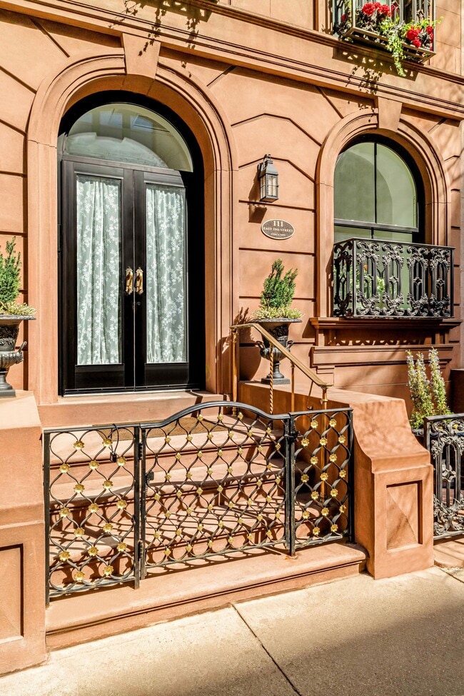Building Photo - 111 E 19th St