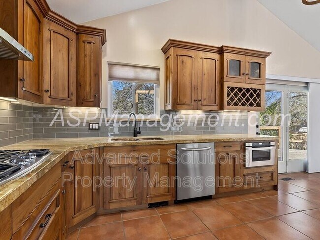 Building Photo - 10094 Faunsdale Dr