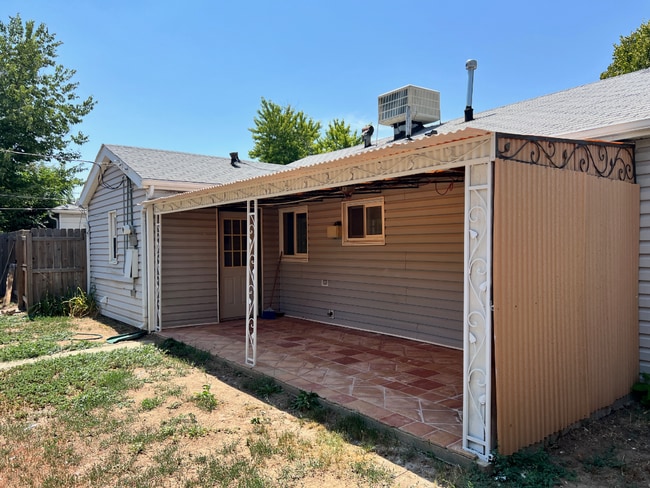 Building Photo - "Charming 3-Bed Retreat in Aurora!"