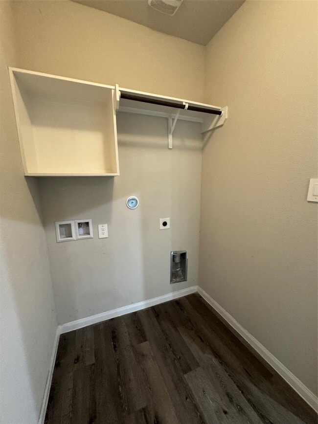Building Photo - 305 Black Bear Dr