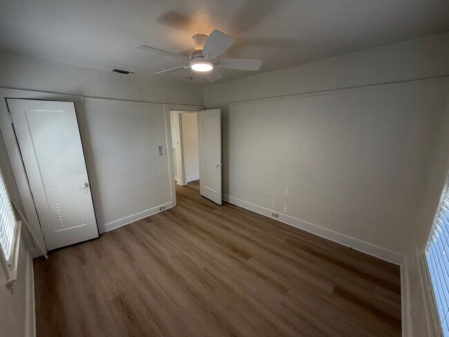 Building Photo - 2 Bedroom | 1 Bathroom | Single family home in Sacramento