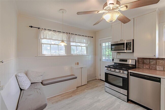 Building Photo - 1202 Norwood Rd