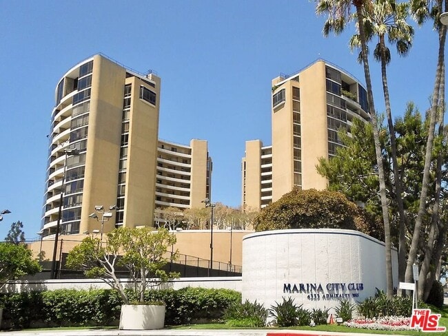 Building Photo - 4316 Marina City Dr