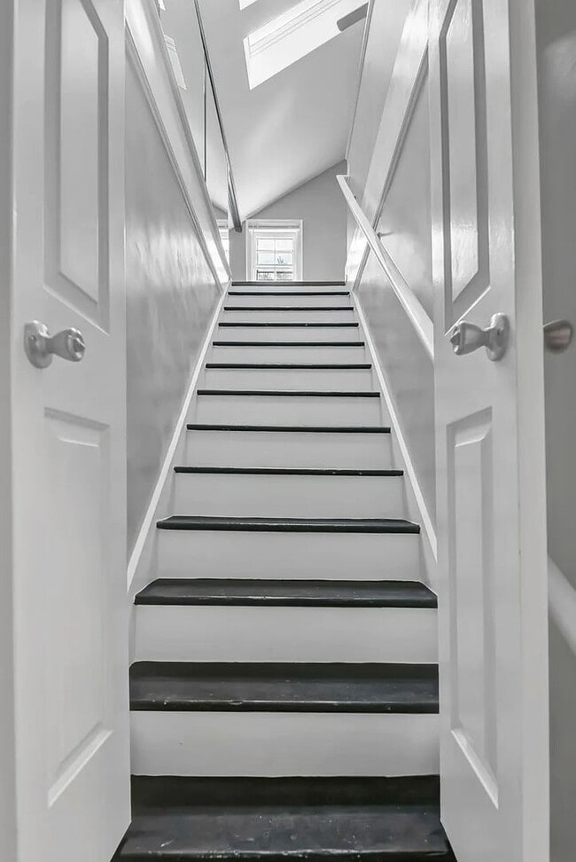 Building Photo - Beautifully renovated and repurposed house