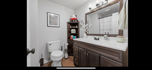 Building Photo - 746 Hemlock Ct