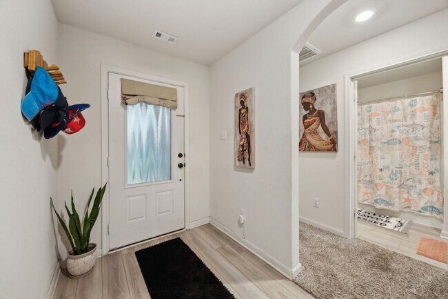 Building Photo - 1417 Sunkiss Dr