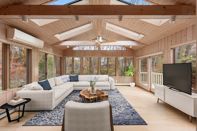 Building Photo - 10 Peaceful Ln