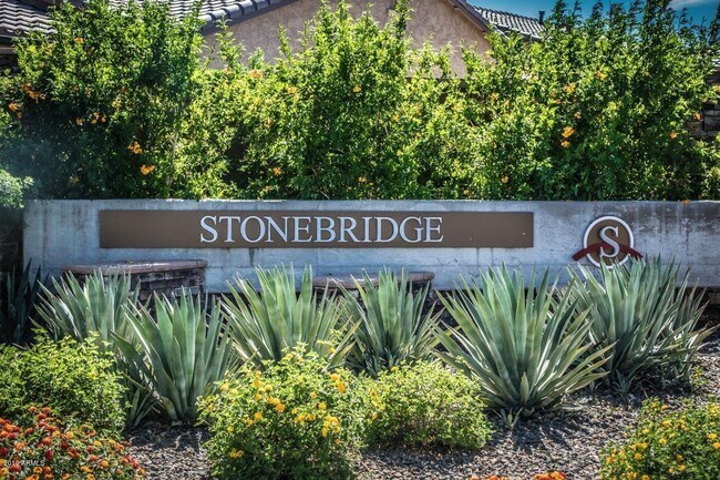 Building Photo - Gorgeous 4 Bed + den Single Level Home in gated community in North Peoria with RV Gate / BBQ!!