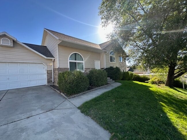 Primary Photo - 1175 W 1420 N
