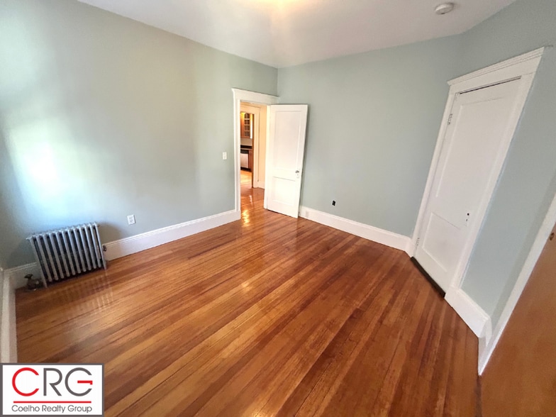 Building Photo - 18 Wellington Rd