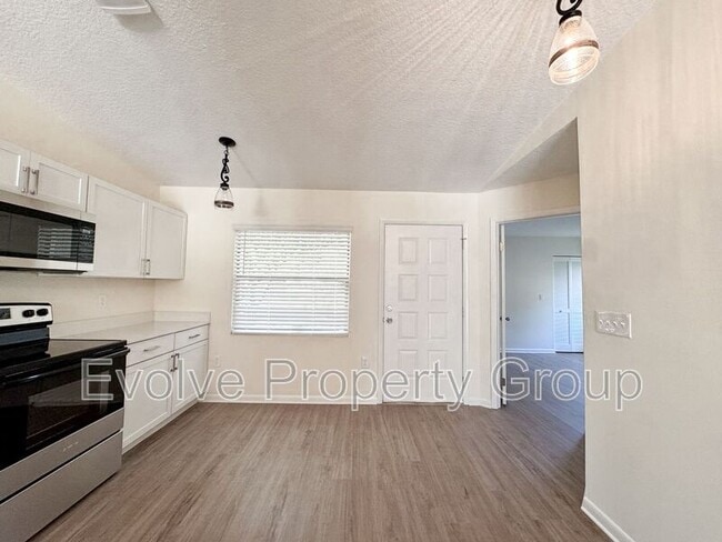 Building Photo - 10 Bren Mar Ln