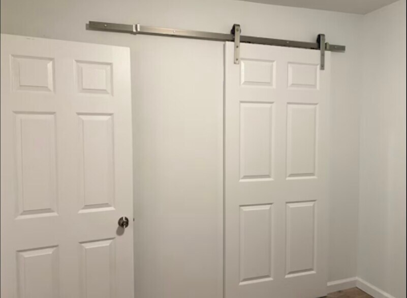 Building Photo - 312 Rosedale Ave