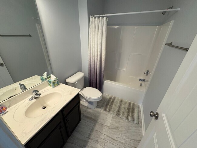 Building Photo - 3bd/2.5ba home with flexible Lease Length
