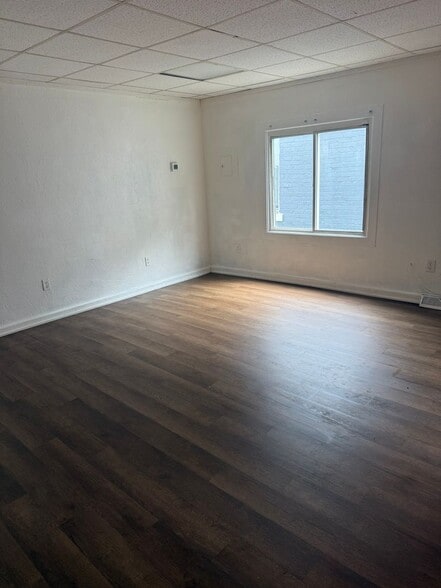 Building Photo - 512 Carothers Ave