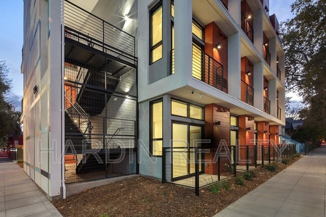 Building Photo - 500 16th St